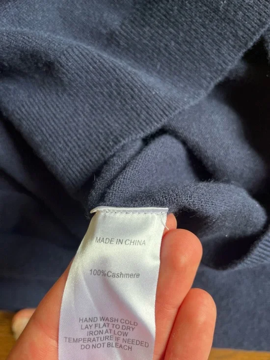 Quince Navy Cashmere Crewneck Sweater (Medium) - Picture 4 of 4